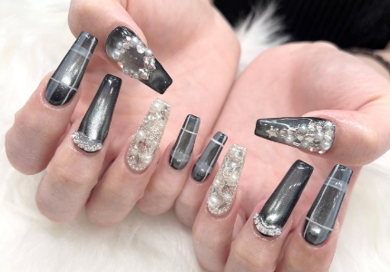Nail Salon lit.